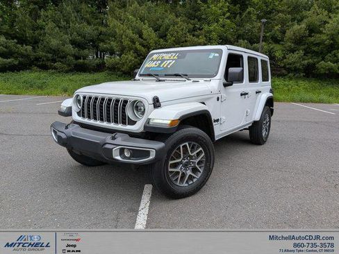 Certified 2025 Jeep Wrangler Unlimited Sahara AWD/4WD image 1