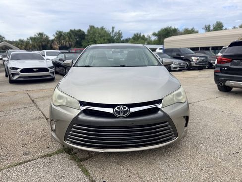 Used 2016 Toyota Camry LE FWD image 2