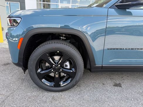 New 2026 Jeep Grand Cherokee Limited w/ Limited Altitude Package RWD image 21