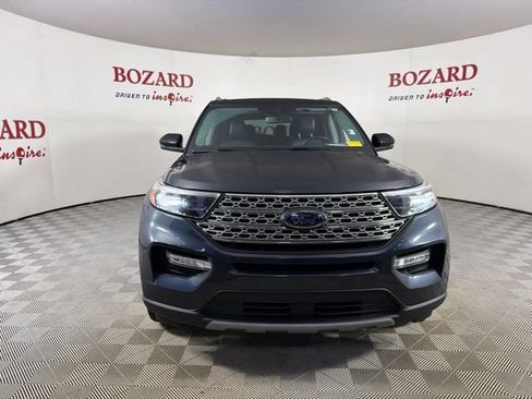 Used 2022 Ford Explorer Limited w/ Equipment Group 301A AWD/4WD image 2