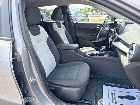 Used 2024 Chevrolet Trax LS w/ Driver Confidence Package FWD image 25