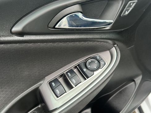 Used 2023 Chevrolet Malibu LT image 20