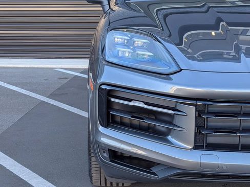 Certified 2026 Porsche Cayenne AWD/4WD image 13