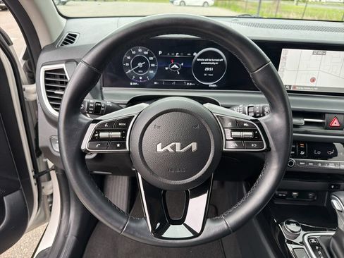 Used 2024 Kia Seltos EX AWD/4WD image 19