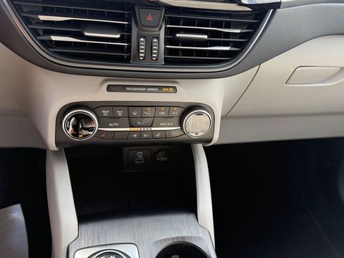 Used 2023 Ford Escape Active AWD/4WD image 32