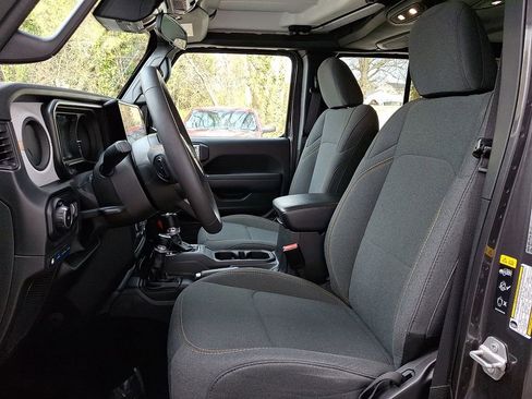 Used 2024 Jeep Wrangler Unlimited w/ Convenience Group image 15