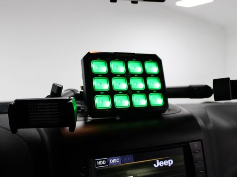 Used 2018 Jeep Wrangler Unlimited Sport S AWD/4WD image 40