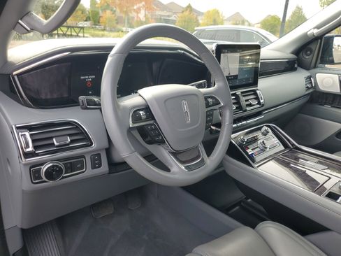 Certified 2020 Lincoln Navigator Reserve w/ Luxury Package image 13