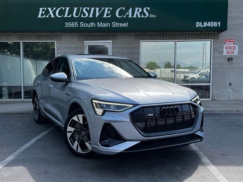 Used 2022 Audi e-tron Premium w/ Convenience Plus Package AWD/4WD image 1