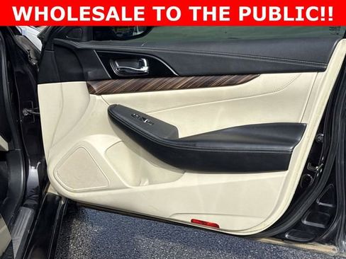 Used 2016 Nissan Maxima Platinum w/ Interior Lighting Package image 16