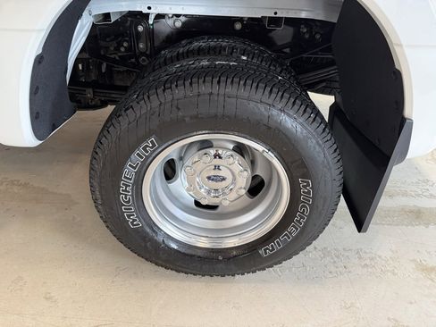 Used 2023 Ford F350 Limited w/ FX4 Off-Road Package image 31