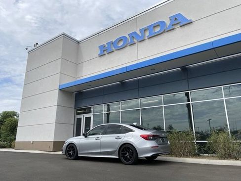 Used 2023 Honda Civic Sport image 18