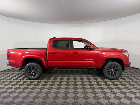 Used 2023 Toyota Tacoma SR5 AWD/4WD image 5