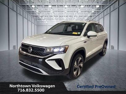 Used 2023 Volkswagen Taos SE w/ Panoramic Sunroof Package