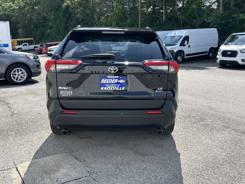 Used 2025 Toyota RAV4 LE AWD/4WD image 4