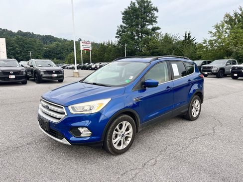 Used 2018 Ford Escape SEL FWD image 3