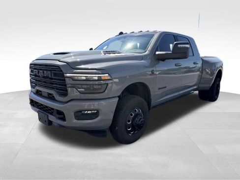 Used 2026 RAM 3500 Laramie AWD/4WD image 3