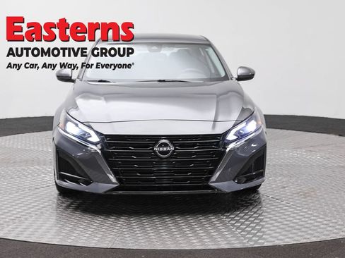 Used 2023 Nissan Altima 2.5 S FWD image 2
