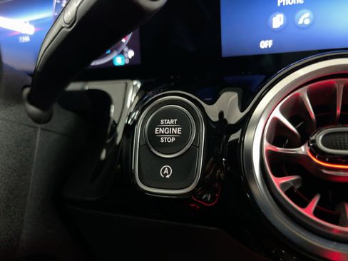 Certified 2025 Mercedes-Benz GLA 250 image 27