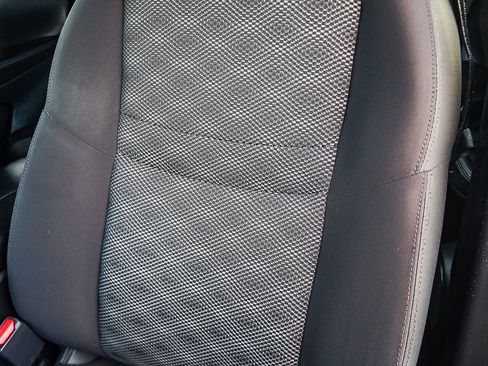 Used 2021 Nissan Rogue Sport SV FWD image 32