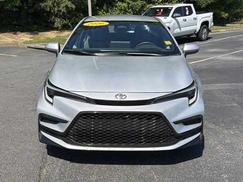 Used 2026 Toyota Corolla SE w/ SE Package FWD image 2