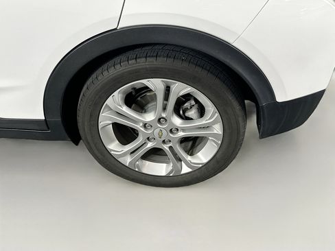Used 2020 Chevrolet Bolt LT FWD image 11