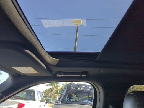 Used 2023 Lincoln Navigator Reserve image 21