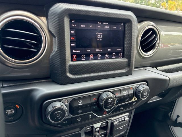 Used 2021 Jeep Gladiator Overland w/ Trailer Tow Package AWD/4WD image 30