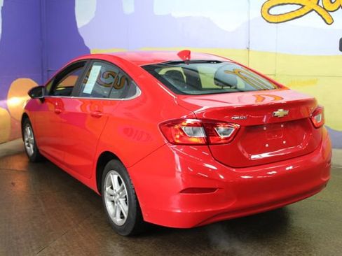 Used 2017 Chevrolet Cruze LT w/ LT Convenience Package image 6