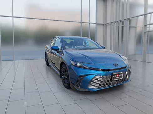 New 2026 Toyota Camry SE FWD image 5