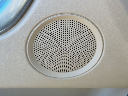 Used 2017 Land Rover Discovery Sport HSE image 23