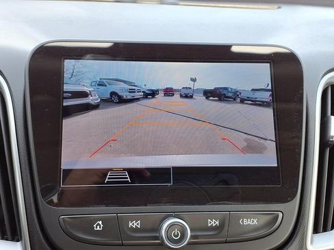 Used 2025 Chevrolet Malibu LT FWD image 11