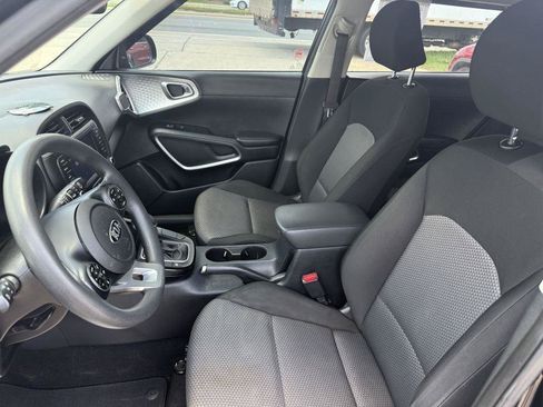 Used 2021 Kia Soul LX FWD image 10