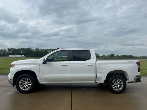 Used 2023 Chevrolet Silverado 1500 LT AWD/4WD image 8