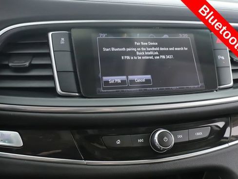 Used 2018 Buick Enclave Essence FWD image 5
