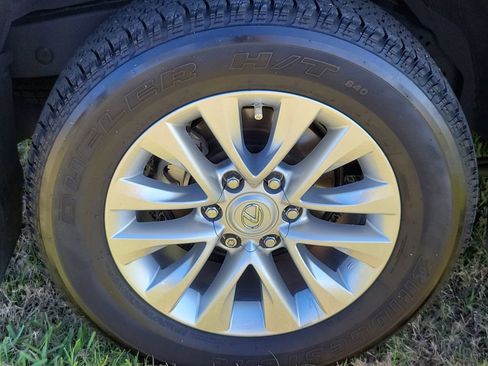 Used 2021 Lexus GX 460 Premium w/ Premium Package image 7