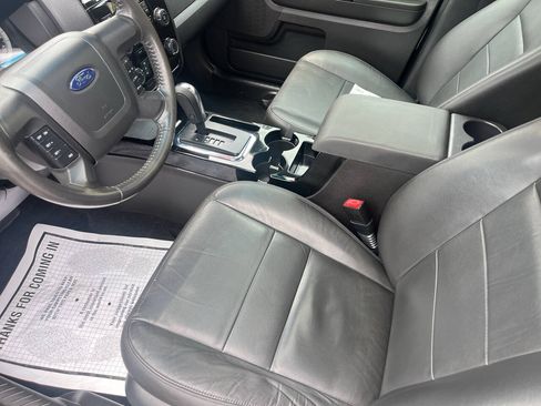 Used 2009 Ford Escape Limited AWD/4WD image 25
