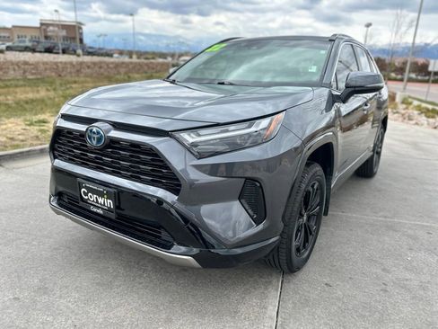 Used 2022 Toyota RAV4 SE w/ Convenience Package AWD/4WD image 3