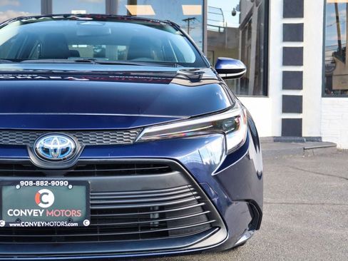 Used 2025 Toyota Corolla LE FWD image 9