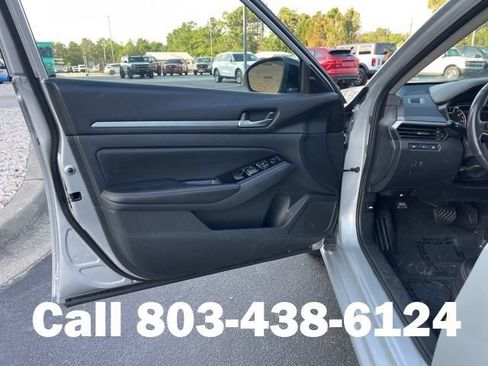 Used 2024 Nissan Altima 2.5 SR FWD image 4