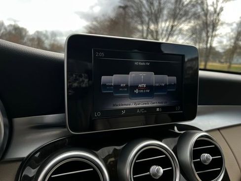 Used 2018 Mercedes-Benz C 300 4MATIC Sedan image 38