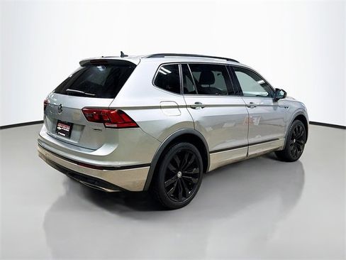 Used 2020 Volkswagen Tiguan SE R-Line w/ 3rd Row Seat Package image 7