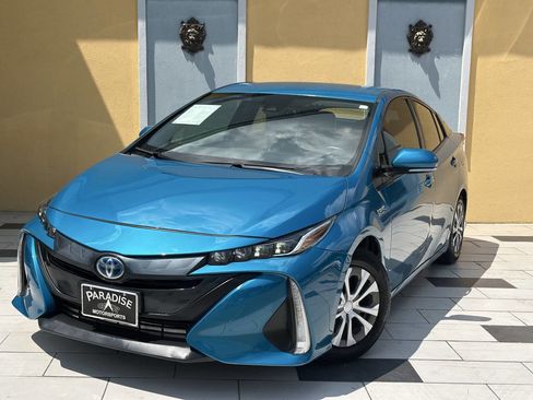 Used 2022 Toyota Prius Prime XLE image 13
