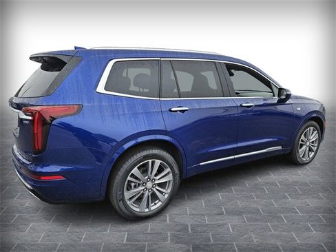 Certified 2025 Cadillac XT6 Premium Luxury image 5