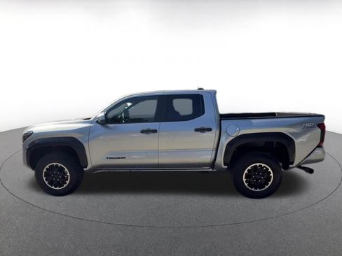 Used 2025 Toyota Tacoma TRD Off-Road AWD/4WD image 9