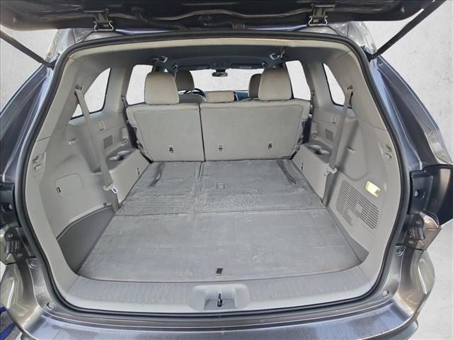 Used 2018 Toyota Highlander LE FWD image 6