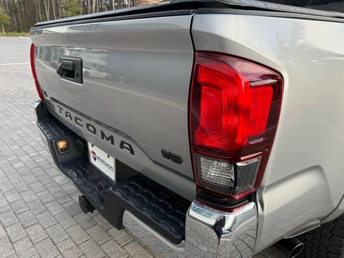 Used 2020 Toyota Tacoma SR5 image 13