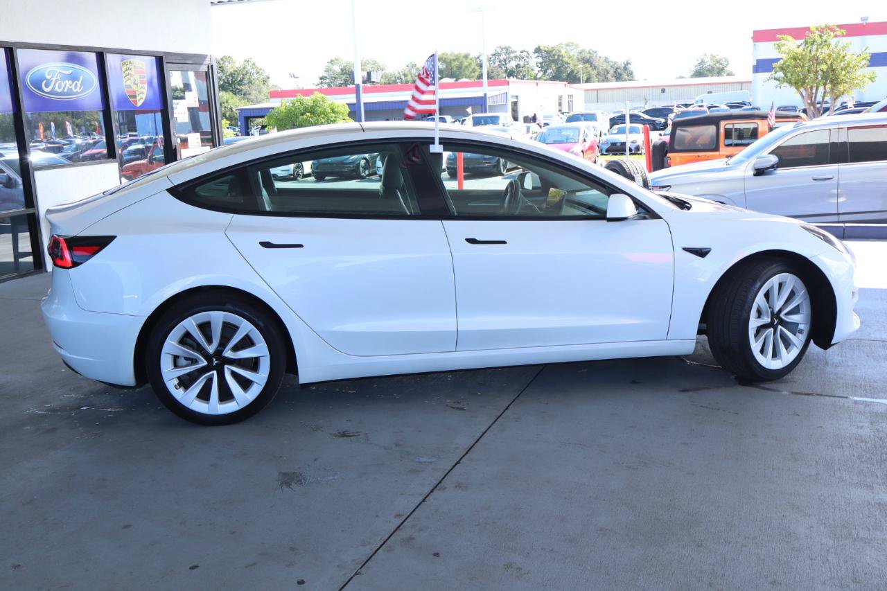 Used 2023 Tesla Model 3 Standard Range RWD image 4
