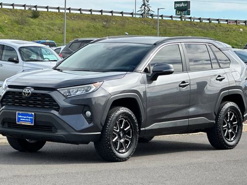 Used 2021 Toyota RAV4 XLE Premium image 7