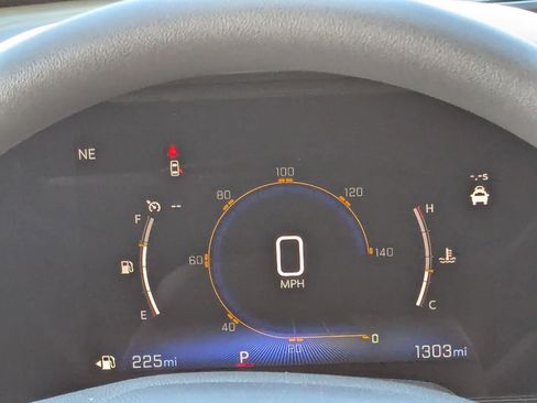 Certified 2025 Chevrolet Trax LT image 26